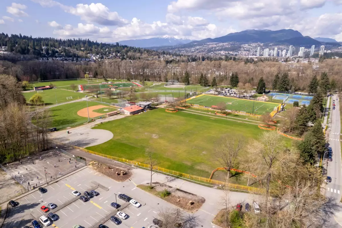 Dining Area Photo of 204 2389 Hawthorne Avenue, Port Coquitlam, BC