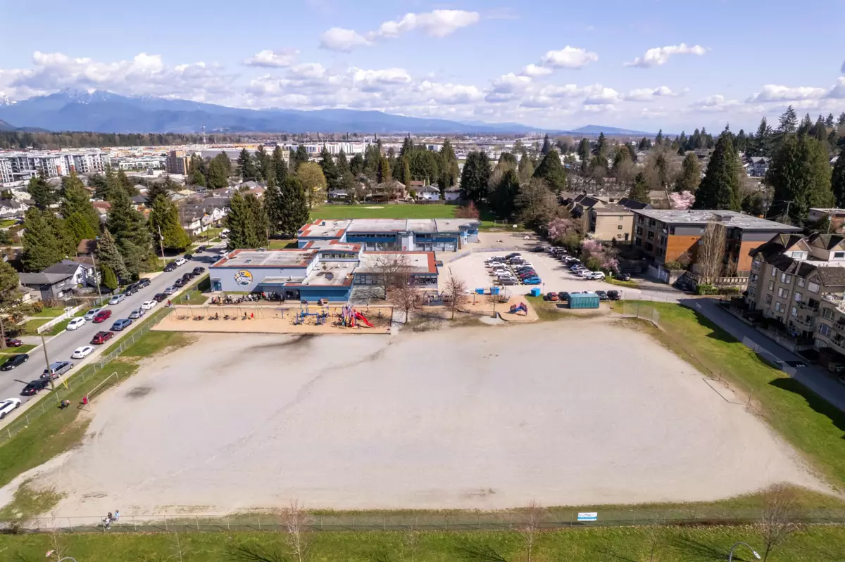 Pantry Photo of 204 2389 Hawthorne Avenue, Port Coquitlam, BC