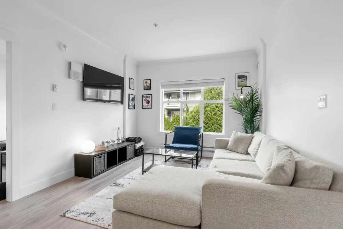 Primary Bathroom Photo of 204 2389 Hawthorne Avenue, Port Coquitlam, BC