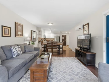 333 4905 Spearhead Place, Whistler, BC, Whistler — Apartment/Condo for sale