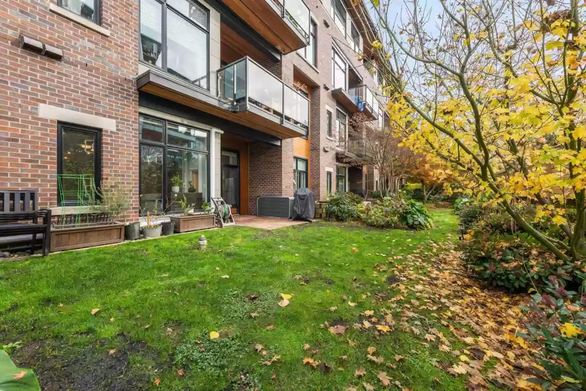 Entry Foyer Photo of 116 262 Salter Street, New Westminster, BC