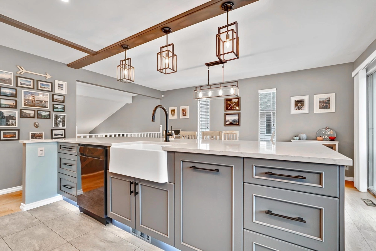 Kitchen Island Photo of 24810 118b Avenue, Maple Ridge, BC