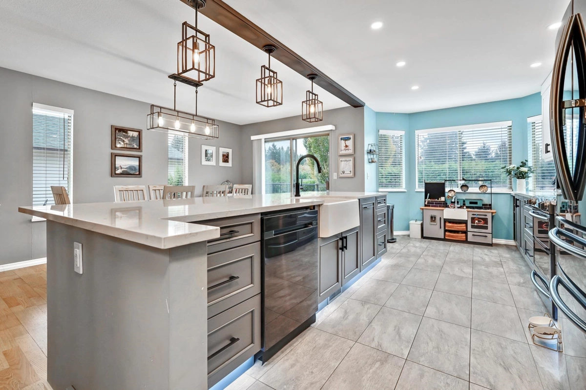 Living Room Photo of 24810 118b Avenue, Maple Ridge, BC