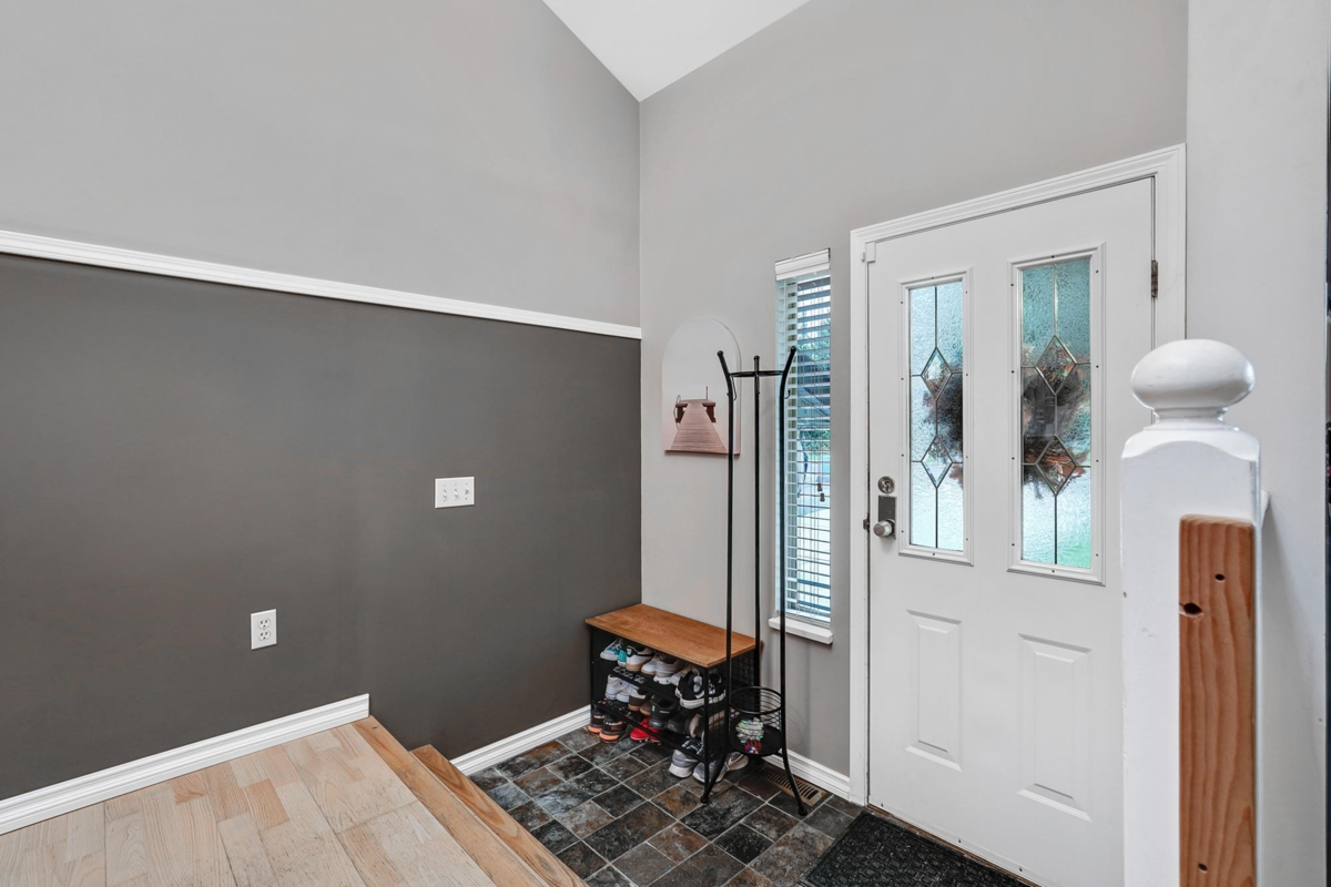Mudroom Photo of 24810 118b Avenue, Maple Ridge, BC
