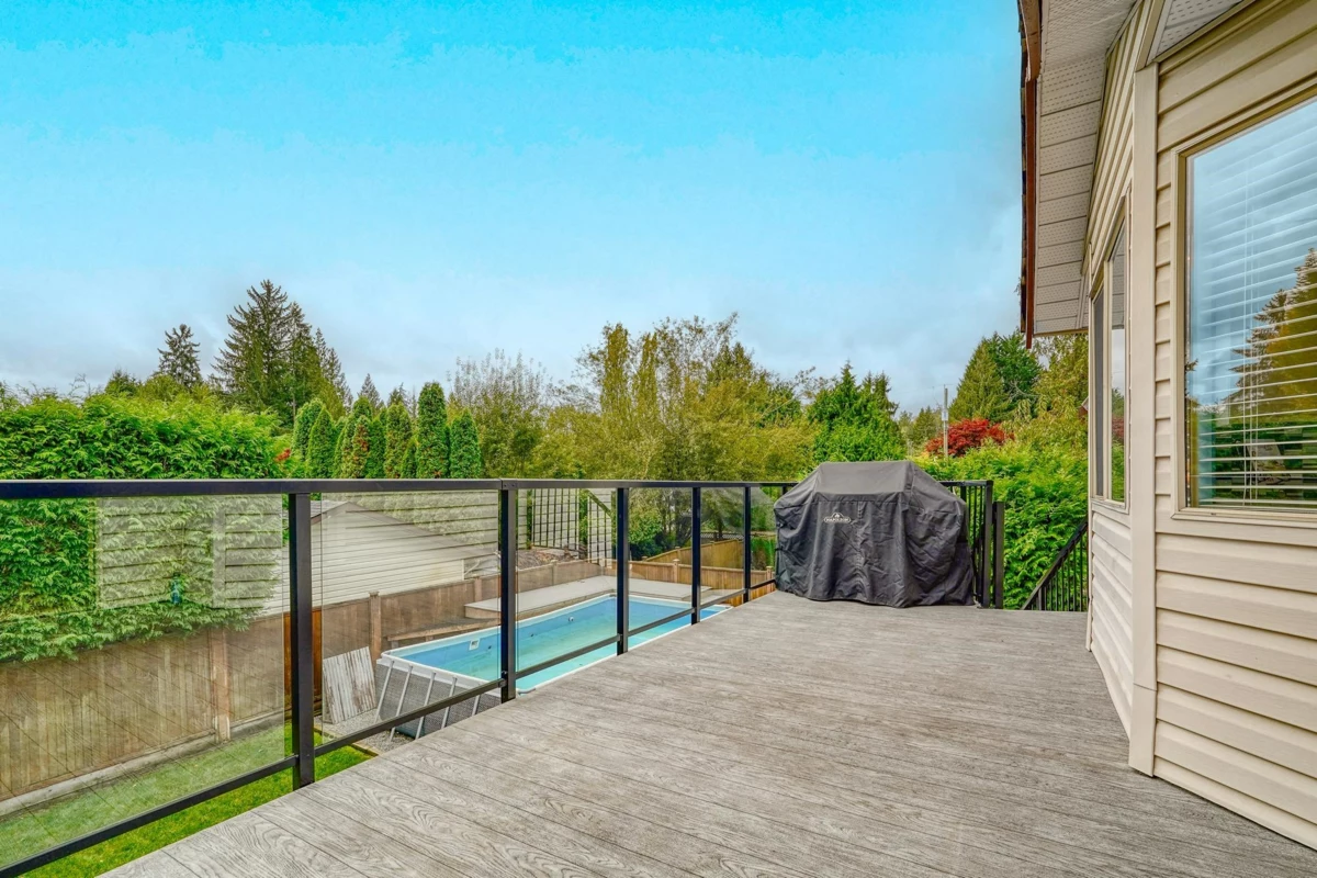 Powder Room Photo of 24810 118b Avenue, Maple Ridge, BC