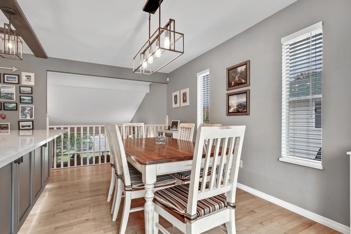 Primary Bedroom Photo of 24810 118b Avenue, Maple Ridge, BC