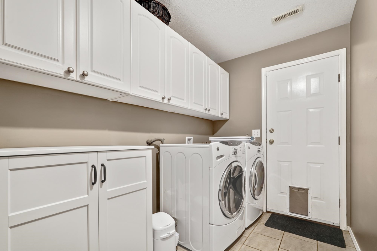 Staircase Photo of 24810 118b Avenue, Maple Ridge, BC