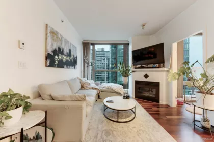 2104 928 Richards Street, Vancouver, BC, Vancouver — Apartment/Condo for sale