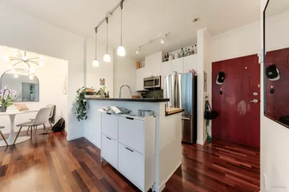 2104 928 Richards Street, Vancouver, BC, Vancouver — Apartment/Condo for sale