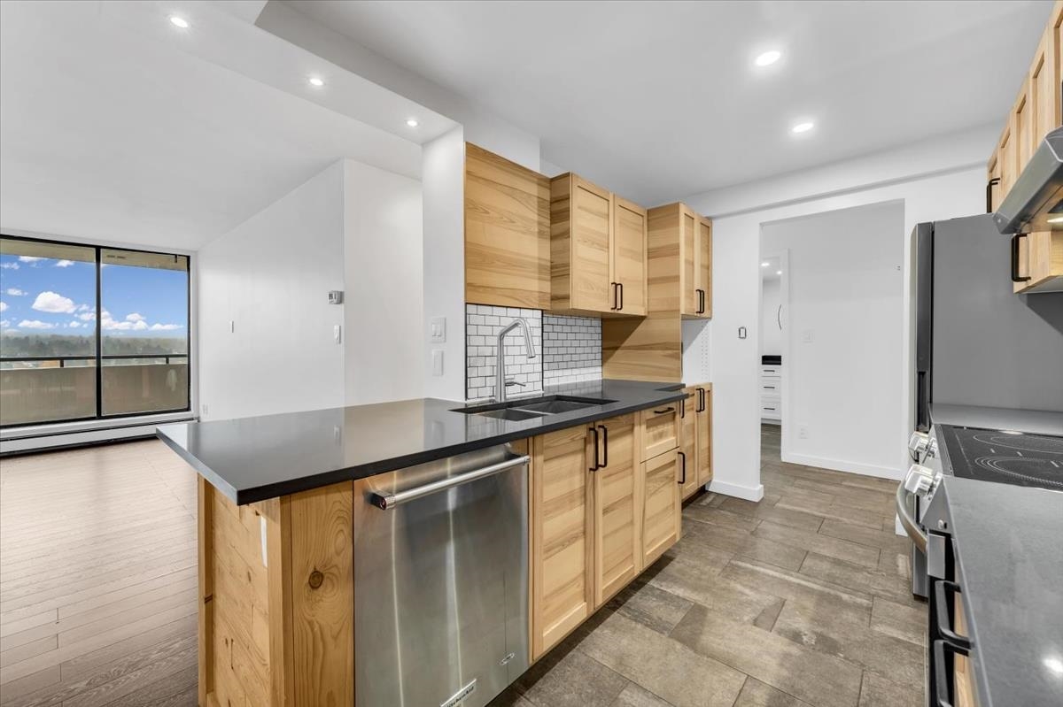 Dining Area Photo of 1604 2060 Bellwood Avenue, Burnaby, BC