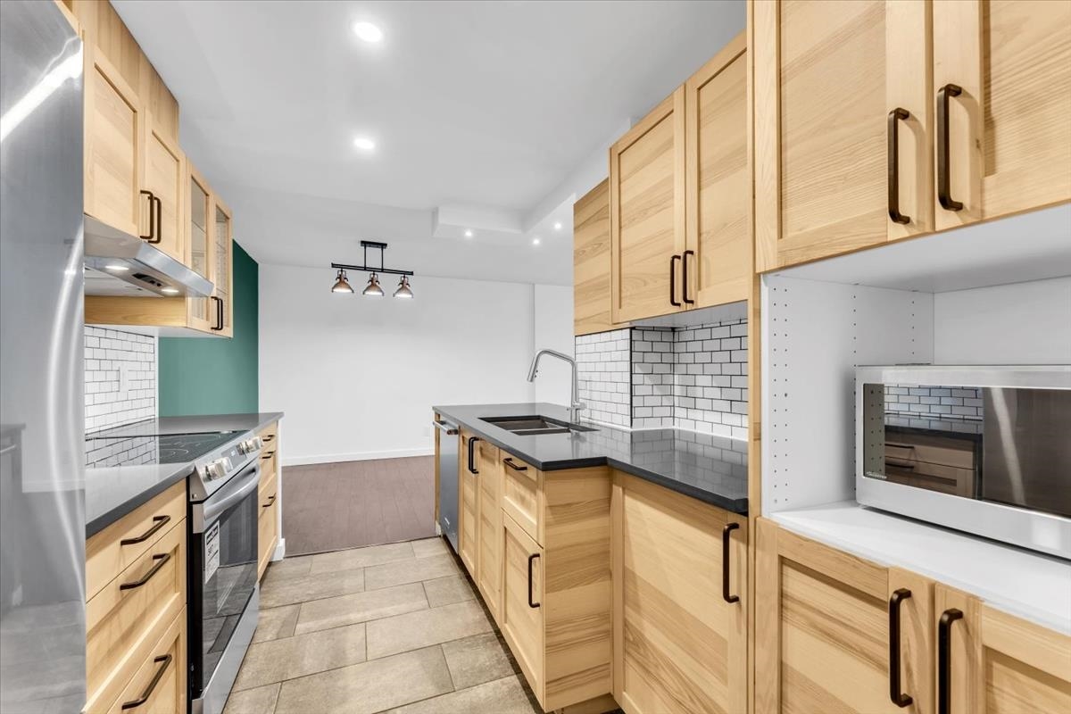 Family Room Photo of 1604 2060 Bellwood Avenue, Burnaby, BC