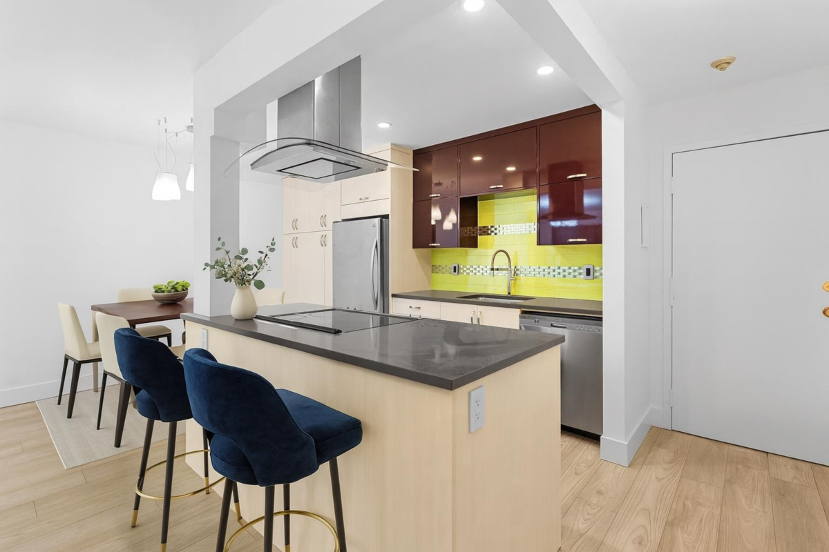 Living Room Photo of 202 1422 E 3rd Avenue, Vancouver, BC