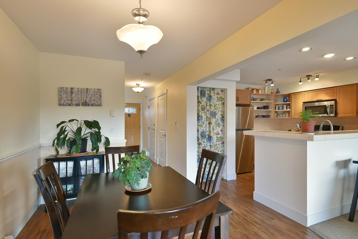 Dining Area Photo of 303 5711 Ebbtide Street, Sechelt, BC