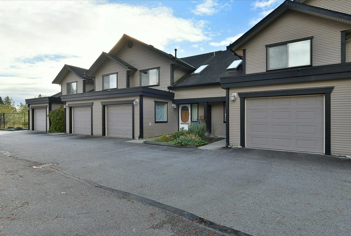 Entry Foyer Photo of 303 5711 Ebbtide Street, Sechelt, BC