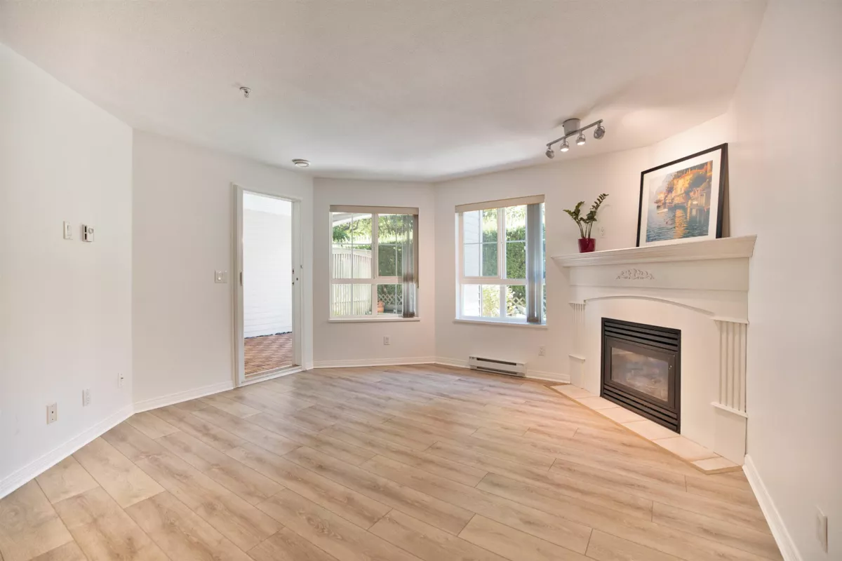 Kitchen Island Photo of 129 5500 Andrews Road, Richmond, BC