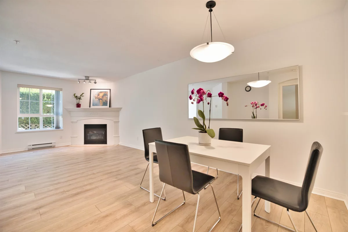 Kitchen Photo of 129 5500 Andrews Road, Richmond, BC