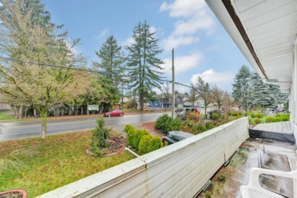 Hallway Photo of 7910 124 Street, Surrey, BC
