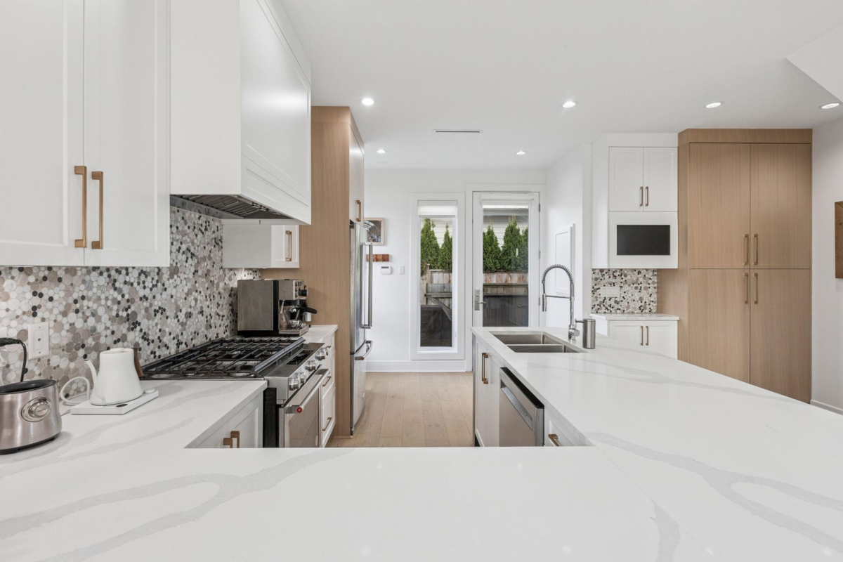 Breakfast Nook Photo of 366 W Keith Road, North Vancouver, BC