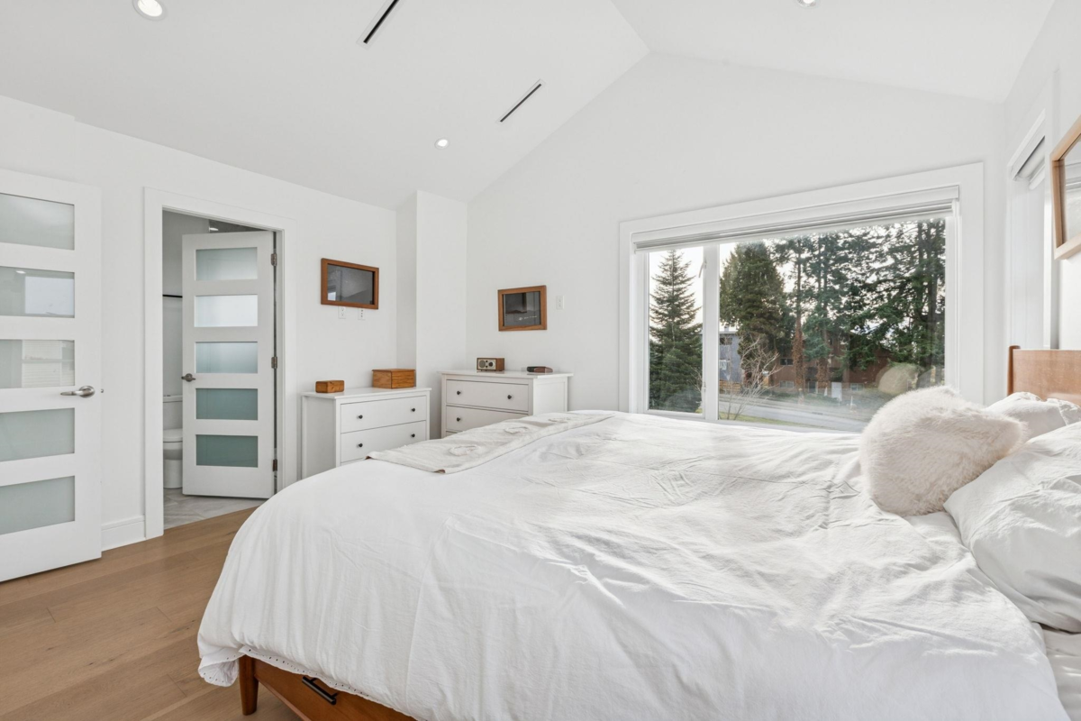 Entry Foyer Photo of 366 W Keith Road, North Vancouver, BC