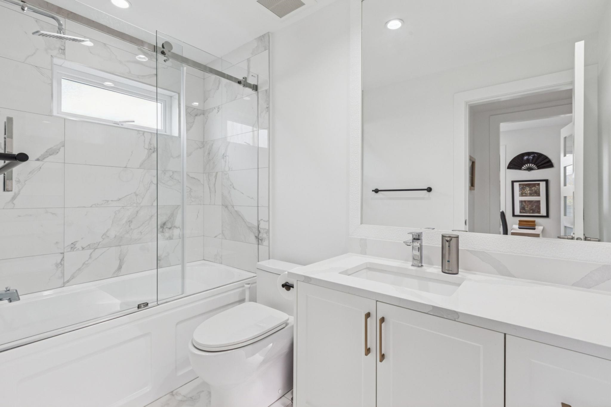 Front Yard Photo of 366 W Keith Road, North Vancouver, BC