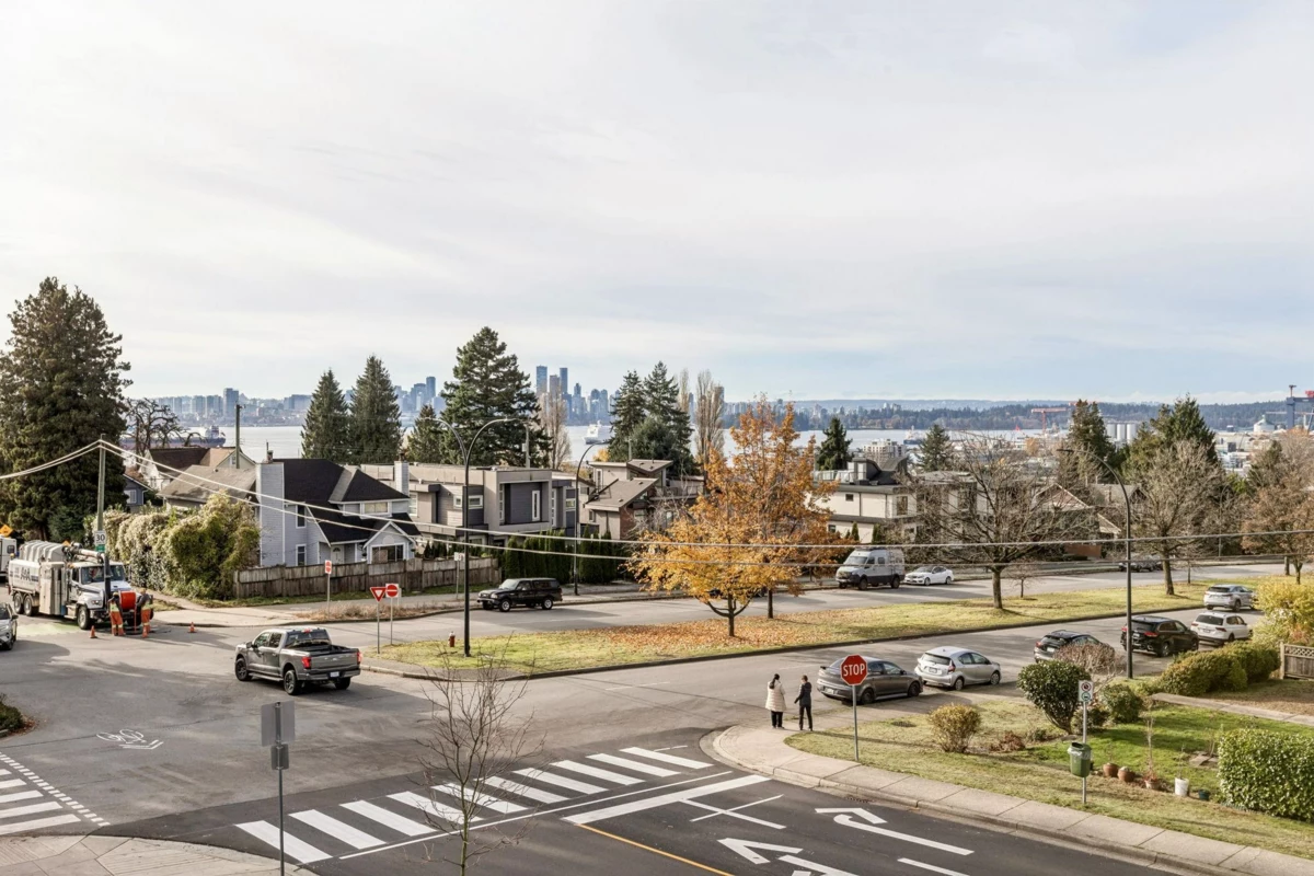 Hallway Photo of 366 W Keith Road, North Vancouver, BC