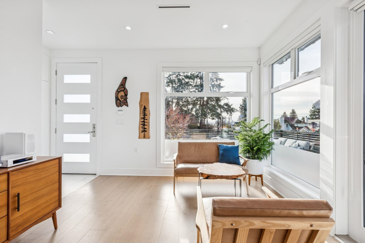 Kitchen Photo of 366 W Keith Road, North Vancouver, BC