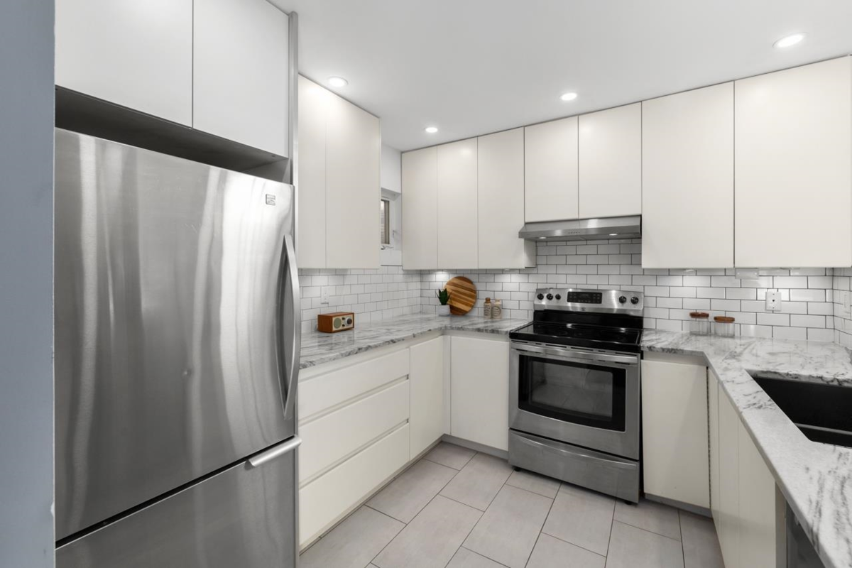 Bedroom 2 Photo of 6 2880 W 33rd Avenue, Vancouver, BC