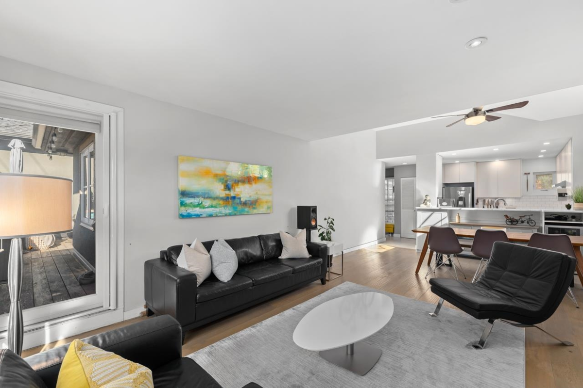 Kitchen Island Photo of 6 2880 W 33rd Avenue, Vancouver, BC