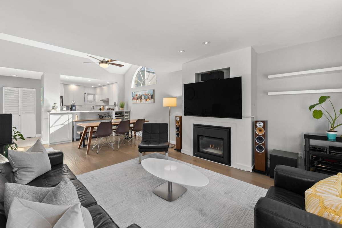 Kitchen Photo of 6 2880 W 33rd Avenue, Vancouver, BC