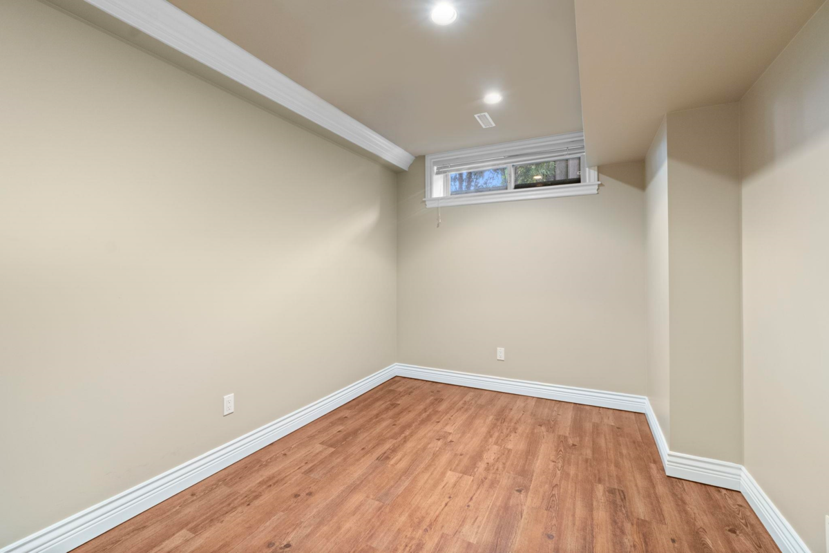 Office / Den Photo of 3918 156b Street, Surrey, BC