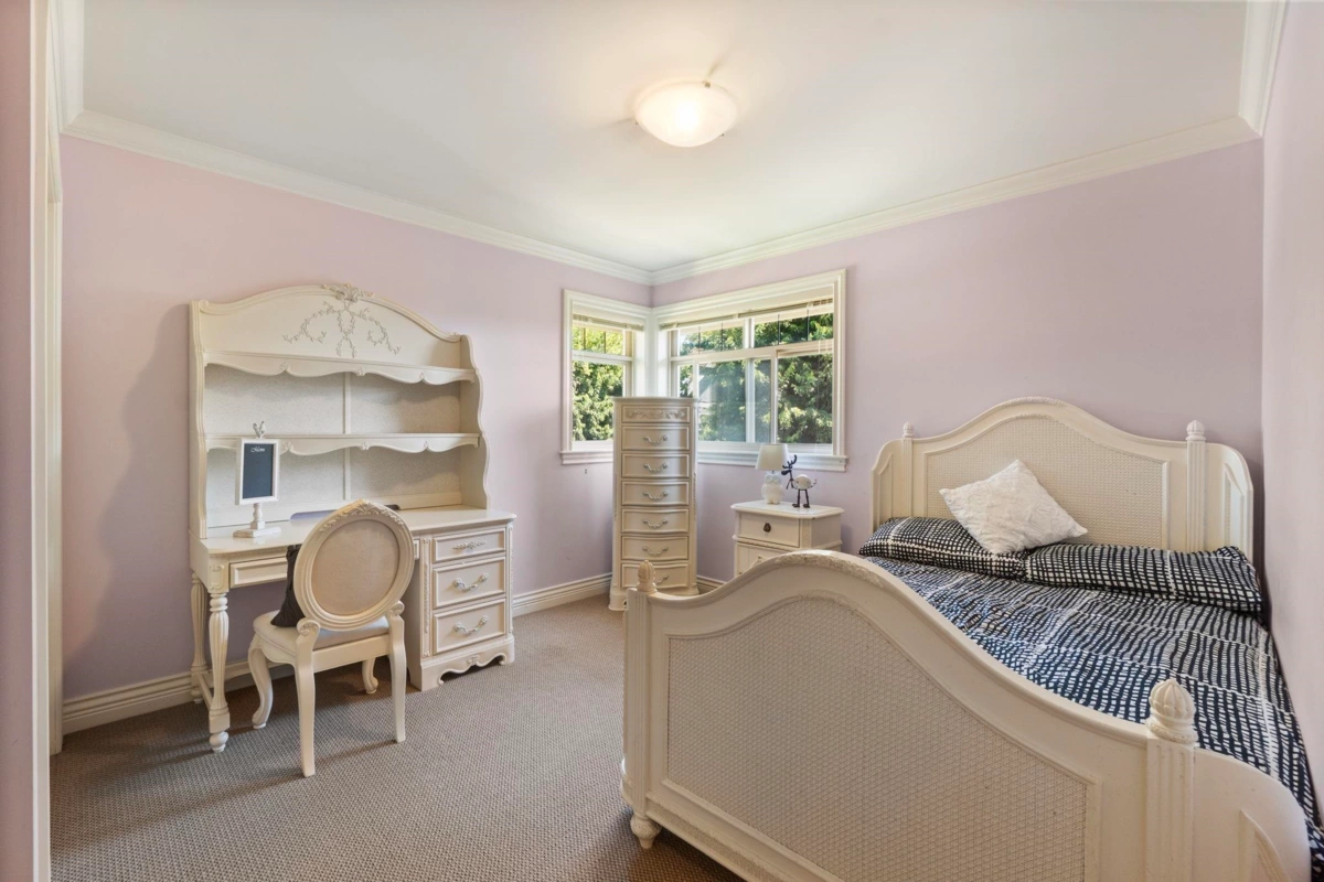 Powder Room Photo of 3918 156b Street, Surrey, BC