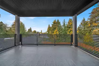 Front Yard Photo of 14169 75a Avenue, Surrey, BC