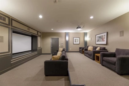 Hallway Photo of 501 3178 Dayanee Springs Boulevard, Coquitlam, BC