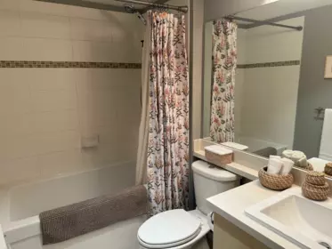 Primary Bathroom Photo of 501 3178 Dayanee Springs Boulevard, Coquitlam, BC