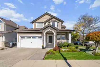 19095 68a Avenue, Surrey, BC, Surrey — Single Family Residence for sale
