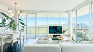 4702 567 Clarke Road, Coquitlam, BC