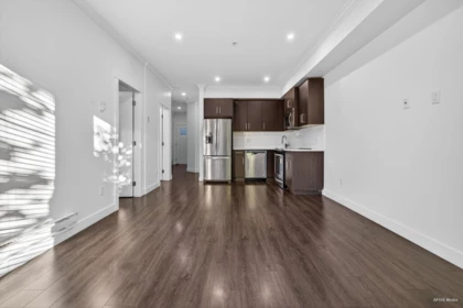 Walk-In Closet Photo of 17 7247 140 Street, Surrey, BC