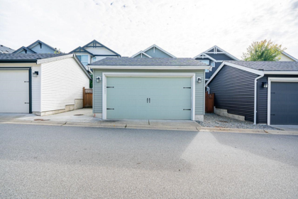 Front Yard Photo of 10489 Robertson Street, Maple Ridge, BC