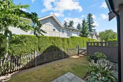 Entry Foyer Photo of 13 7848 209 Street, Langley, BC