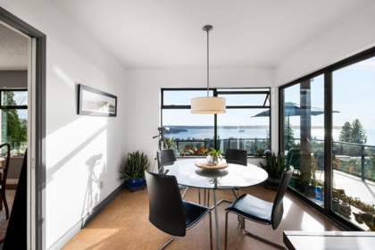 Breakfast Nook Photo of 2346 Westhill Drive, West Vancouver, BC
