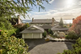 2346 Westhill Drive, West Vancouver, BC