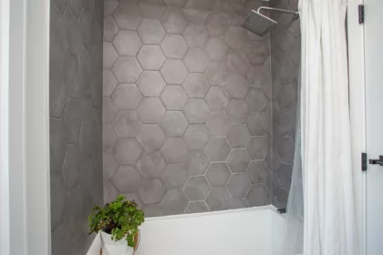 Laundry Room Photo of 2 1152 Comox Street, Vancouver, BC