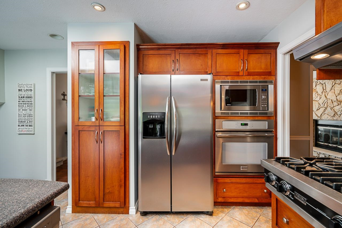 Breakfast Nook Photo of 14449 19a Avenue, Surrey, BC