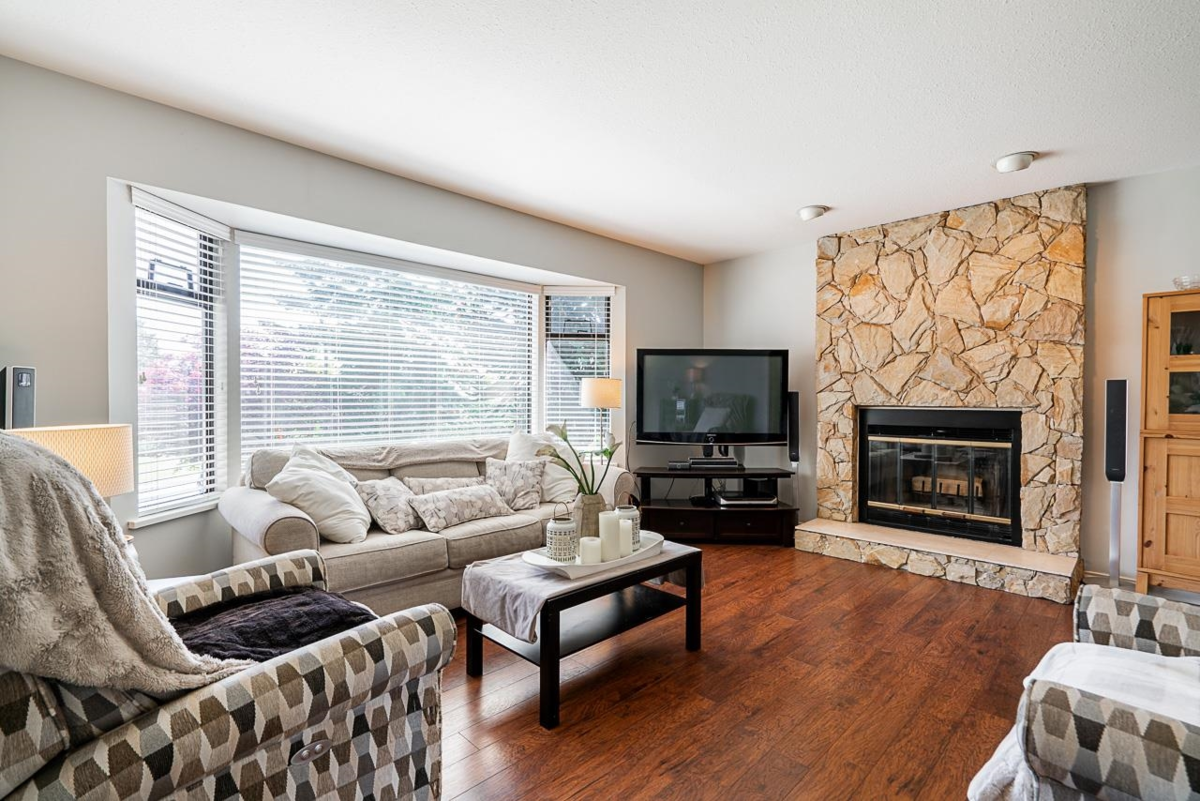 Dining Area Photo of 14449 19a Avenue, Surrey, BC