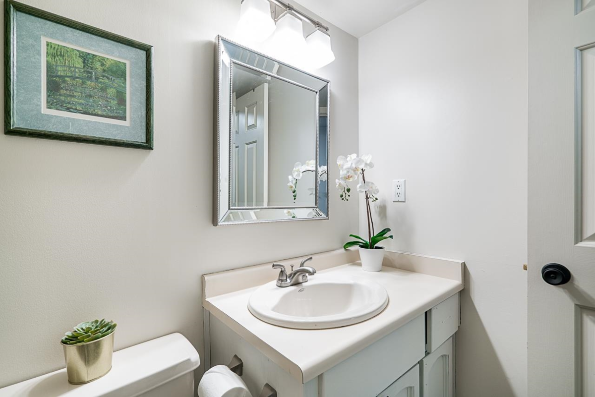 Hallway Photo of 14449 19a Avenue, Surrey, BC