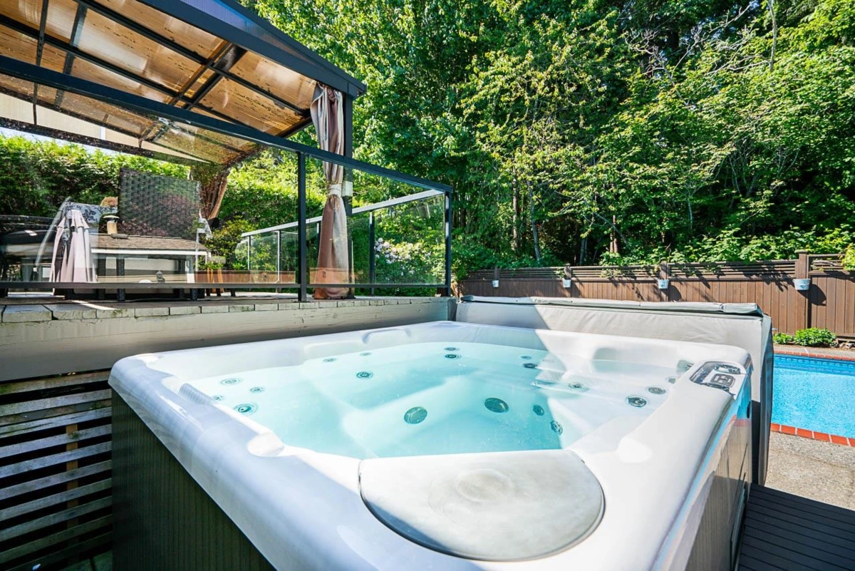 Hot Tub / Spa Photo of 14449 19a Avenue, Surrey, BC