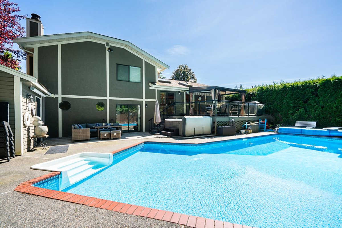 Outdoor Kitchen Photo of 14449 19a Avenue, Surrey, BC