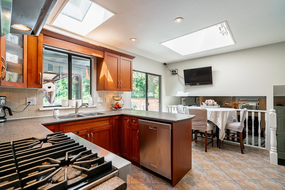 Pantry Photo of 14449 19a Avenue, Surrey, BC