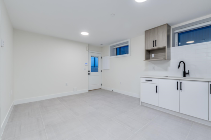 Entry Foyer Photo of 1 5459 Rhodes Street, Vancouver, BC
