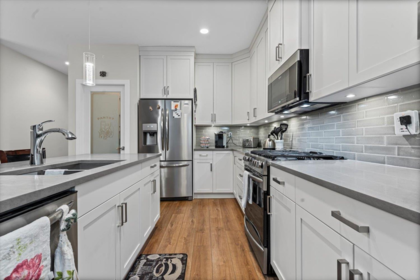 Kitchen Island Photo of 85 46110 Thomas Road, Chilliwack, BC